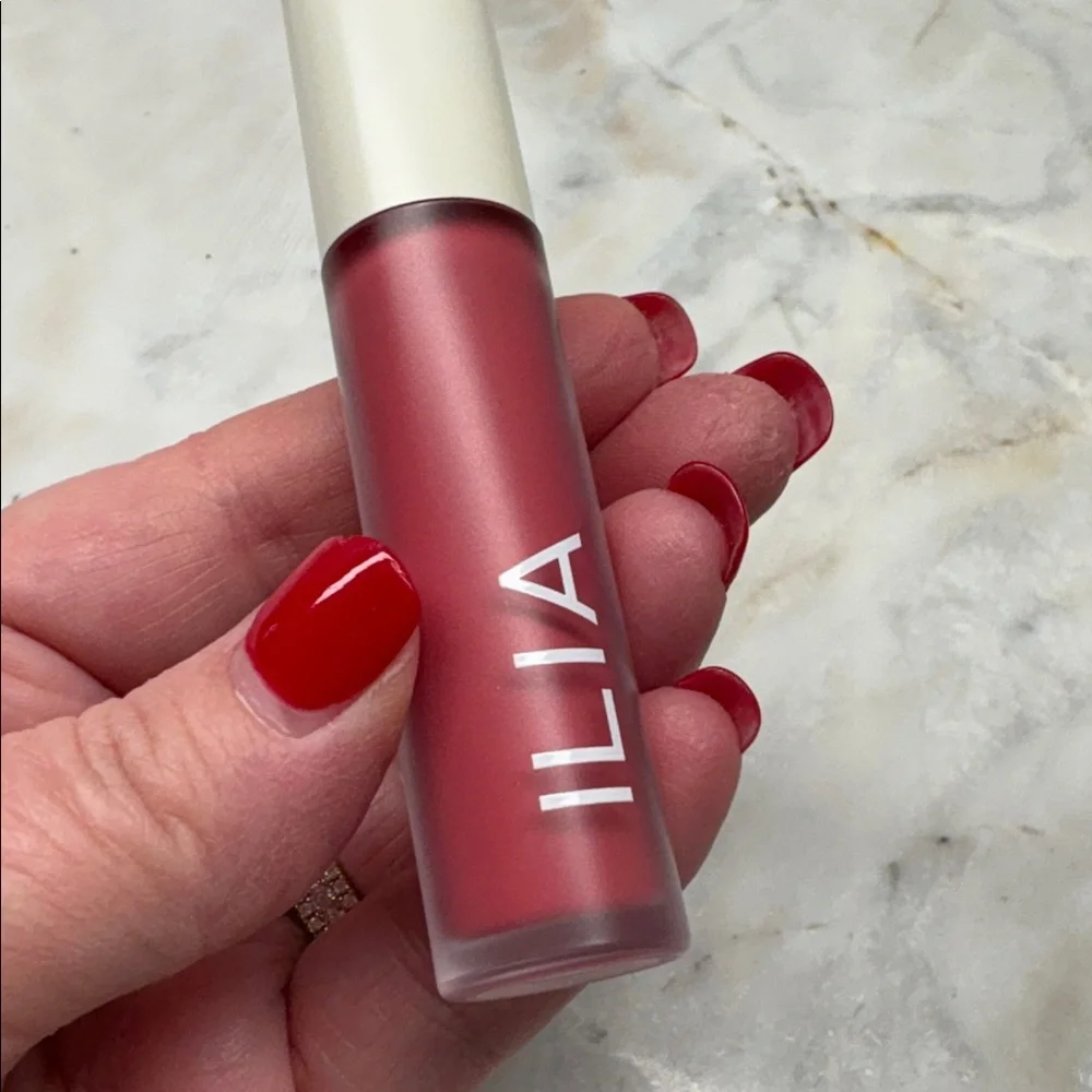 ILIA Balmy Gloss Tinted Lip Oil in the shade Tahiti. NEW Full size